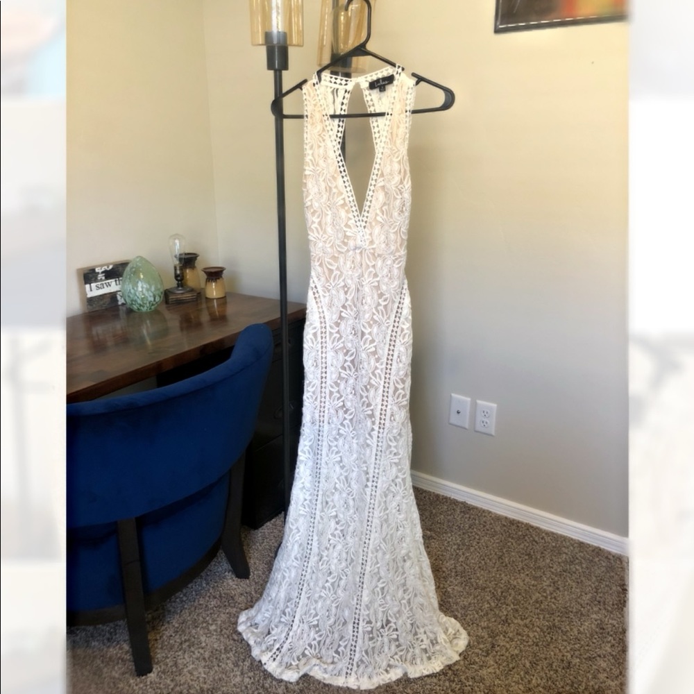 Lulus Plunging Neckline White Lace Dress